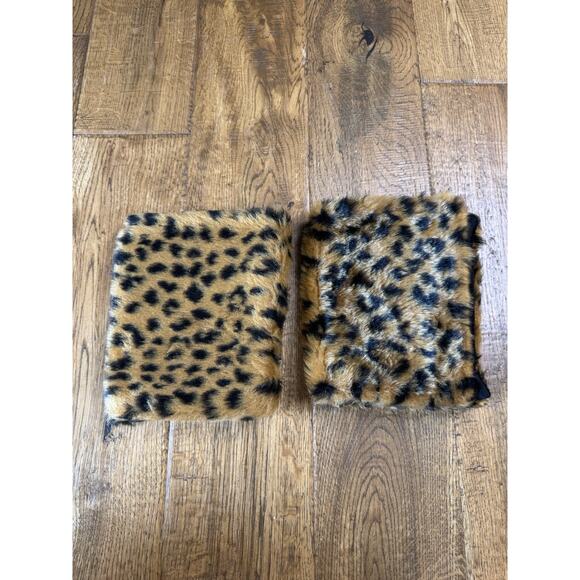 dennis basso Accessories - VTG Dennis Basso Faux Fur Cuffs Animal Print Leopard Cheetah Made in USA